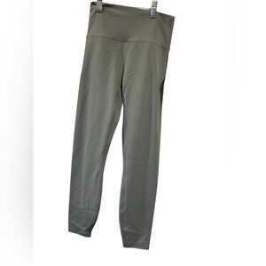 12. NWT Vuori all the feels leggings Size S